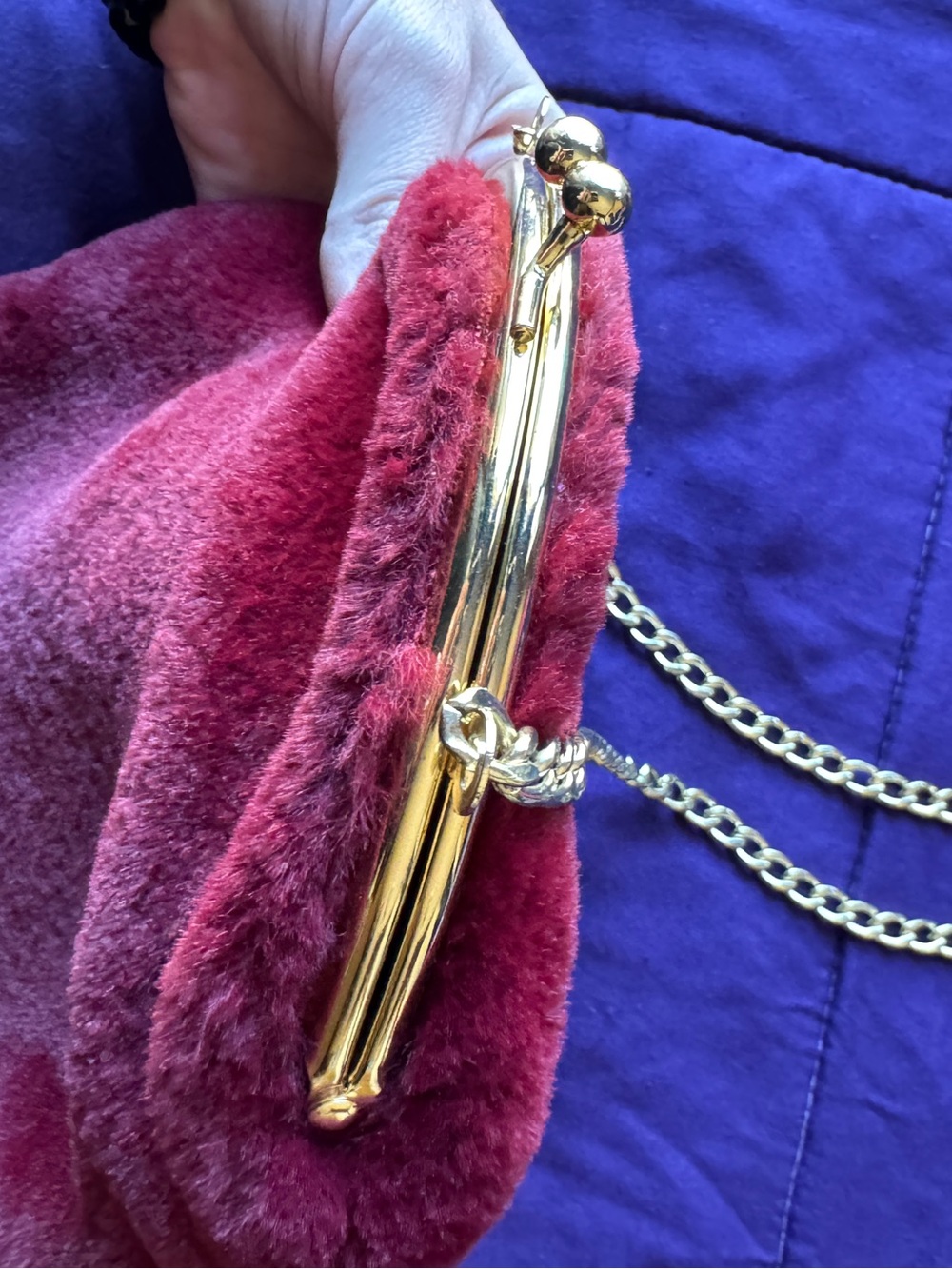 a new day Burgundy Crossbody with Gold Chain and Kiss Lock NWOT - Picture 10 of 14